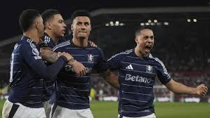 人对其进行 人对其进行